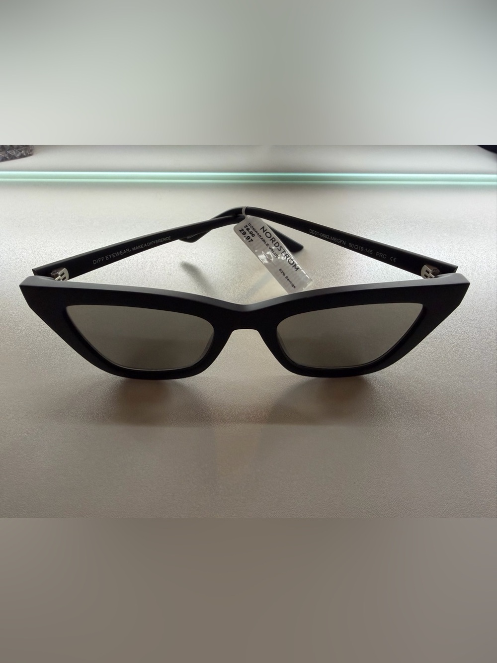 DIFF EYEWEAR Sunglasses NWT - Picture 2 of 6